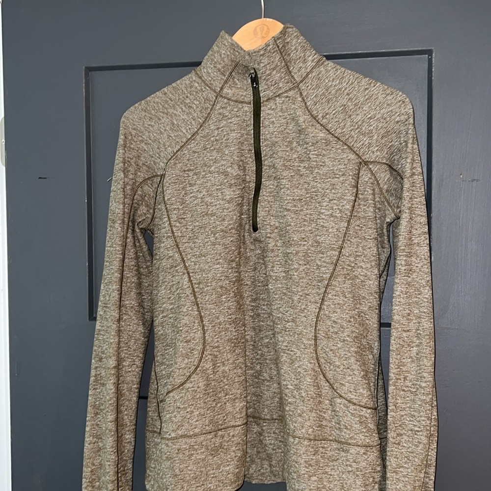 Green lululemon quarter zip size 8